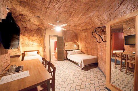 The Underground Motel - Accommodation 4U 21