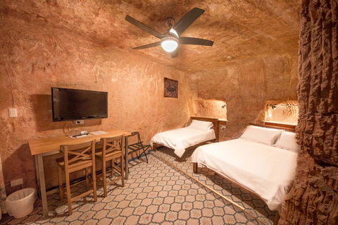 The Underground Motel - Accommodation 4U 8