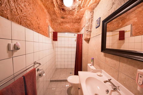 The Underground Motel - Accommodation 4U 7