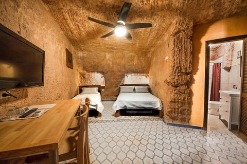The Underground Motel - Accommodation 4U 9