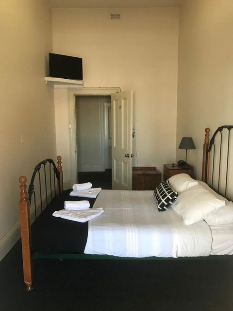 Grosvenor Hotel - Accommodation 4U 5