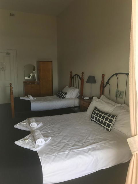 Grosvenor Hotel - Accommodation 4U 9