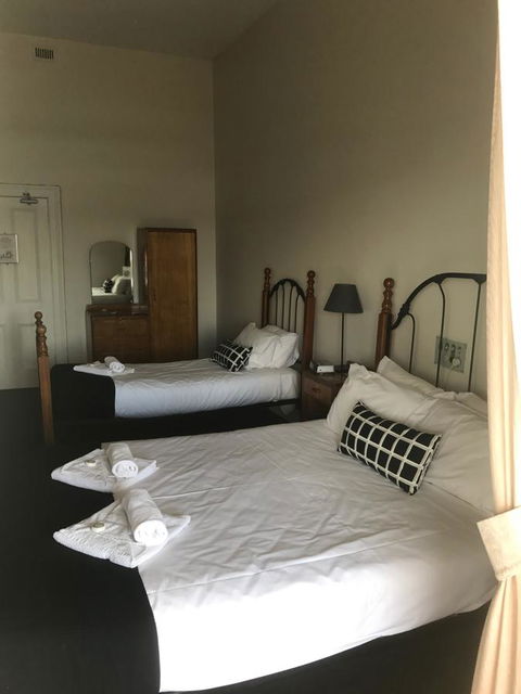 Grosvenor Hotel - Accommodation 4U 1