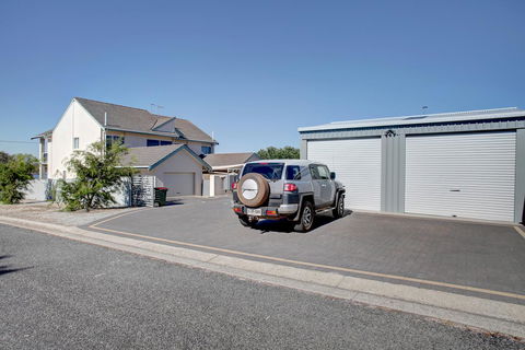 Bay Bliss - Accommodation 4U 6
