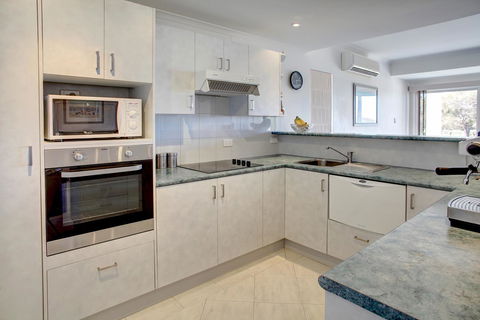 Bay Bliss - Accommodation 4U 7