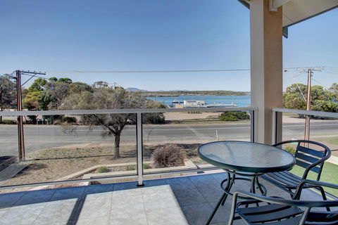 Bay Bliss - Accommodation 4U 13