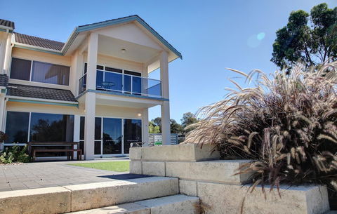 Bay Bliss - Accommodation 4U 0