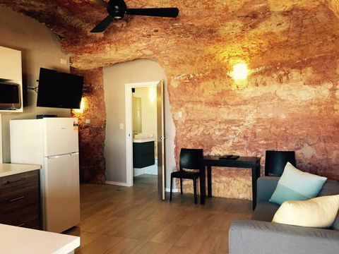 The Lookout Cave Underground Motel - Accommodation 4U 17