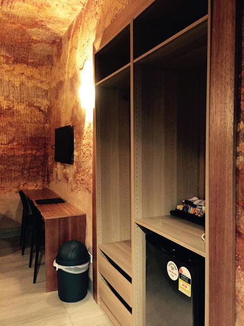 The Lookout Cave Underground Motel - Accommodation 4U 36