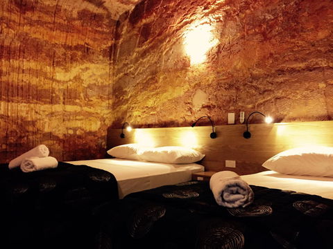 The Lookout Cave Underground Motel - Accommodation 4U 34