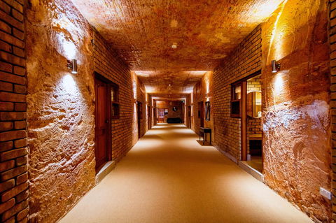 The Lookout Cave Underground Motel - Accommodation 4U 7