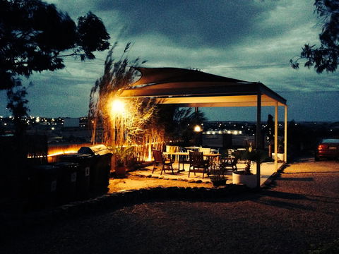 The Lookout Cave Underground Motel - Accommodation 4U 14