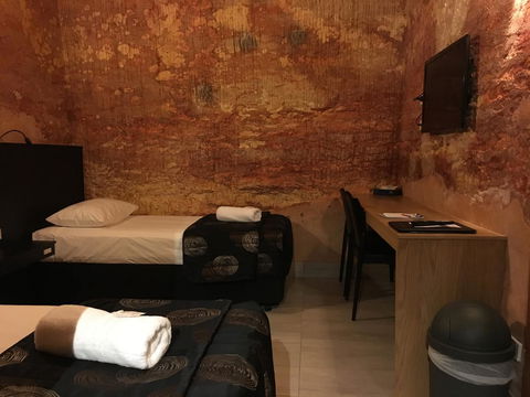 The Lookout Cave Underground Motel - Accommodation 4U 12