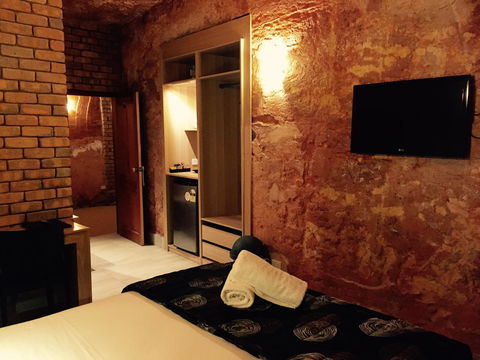 The Lookout Cave Underground Motel - Accommodation 4U 42