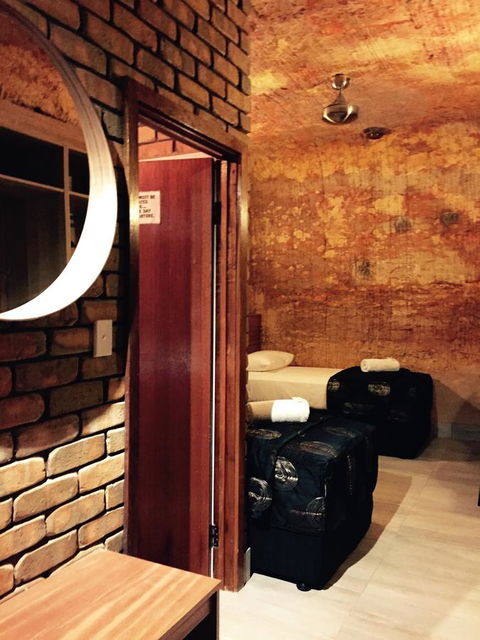 The Lookout Cave Underground Motel - Accommodation 4U 37