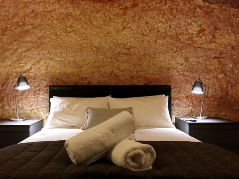 The Lookout Cave Underground Motel - Accommodation 4U 9