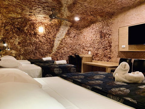 The Lookout Cave Underground Motel - Accommodation 4U 5