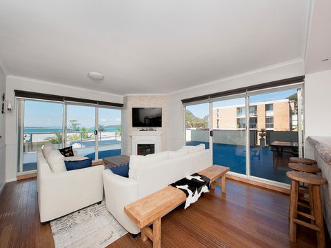 Ramada Resort By Wyndham Shoal Bay - Accommodation 4U 11