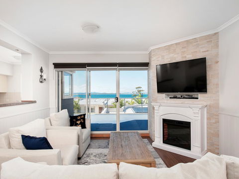 Ramada Resort By Wyndham Shoal Bay - Accommodation 4U 10