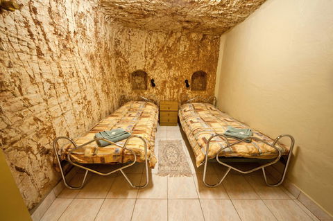 Radeka Downunder Underground Motel - Accommodation 4U 7