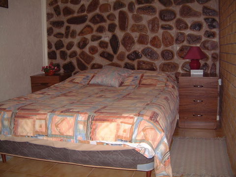 Radeka Downunder Underground Motel - Accommodation 4U 8