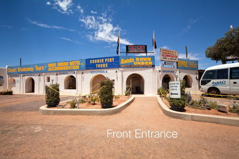 Radeka Downunder Underground Motel - Accommodation 4U 0