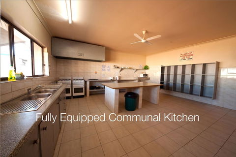 Radeka Downunder Underground Motel - Accommodation 4U 12