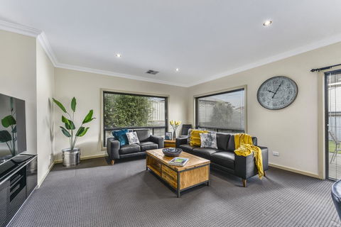 Accommodation On Lansell 2 - Accommodation 4U 8