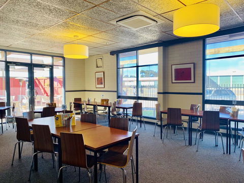 Opal Inn Hotel, Motel, Caravan Park - Accommodation 4U 28