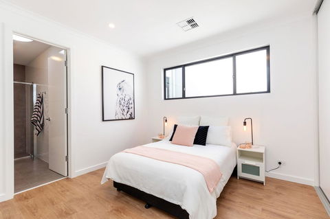 Brand New Affordable Luxury 3 Bedroom 3 Bathrooms House Close To Adelaide City, Chinatown, Beach, Adelaide Airport - Accommodation 4U 0