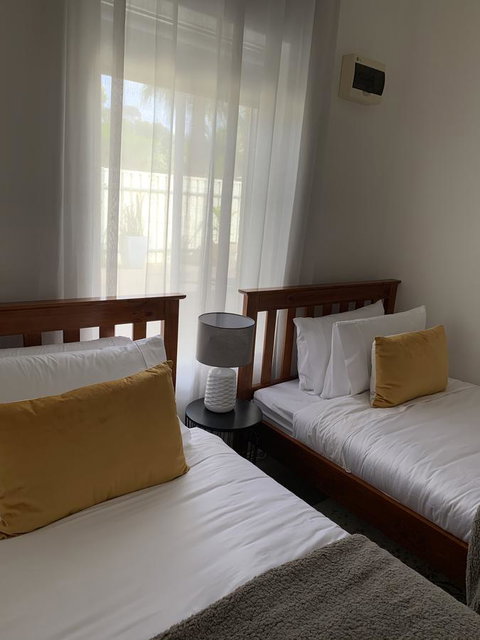 Sunshine Four - Accommodation 4U 35