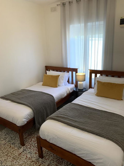 Sunshine Four - Accommodation 4U 34