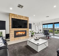 KENNEDY EXECUTIVE TOWNHOUSE - Accommodation 4U