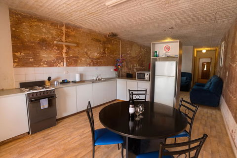Desert View Apartments - Accommodation 4U 1
