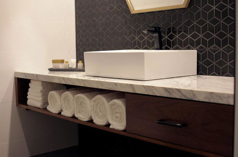 Ellen Hotel - Accommodation 4U 20