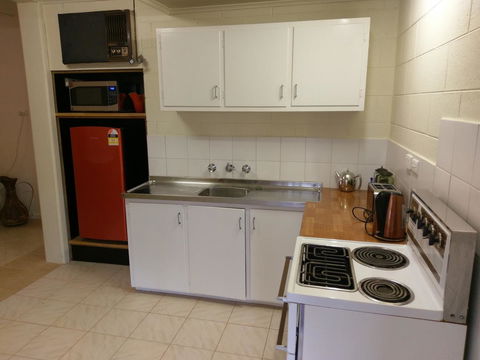 Desert Gum Retreat Gough St - Accommodation 4U 18