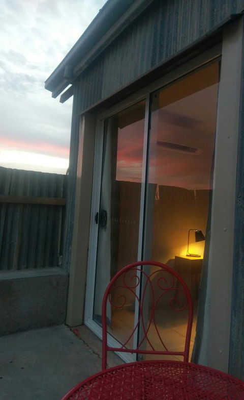 Desert Gum Retreat Gough St - Accommodation 4U 21