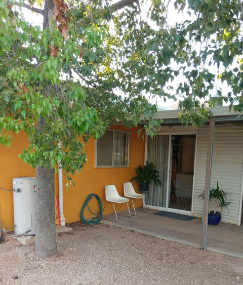 Desert Gum Retreat Gough St - Accommodation 4U 24