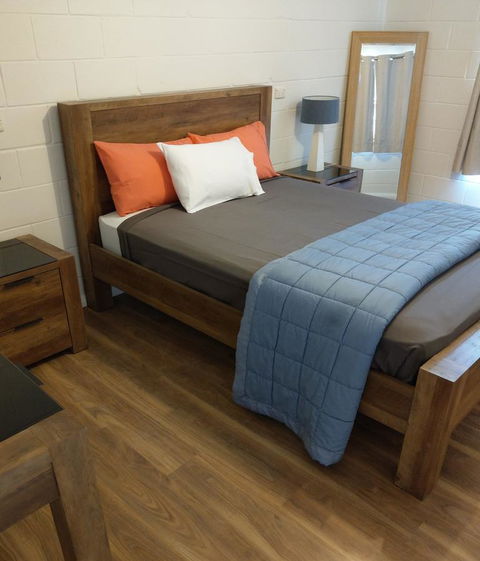 Desert Gum Retreat Gough St - Accommodation 4U 10