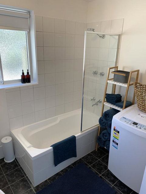 Sunshine Three - Accommodation 4U 35