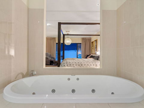 City-Barossa Gateway - Accommodation 4U 1