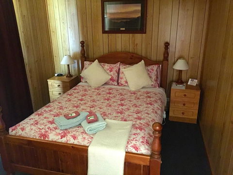 Clare Valley Cabins - Accommodation 4U 6