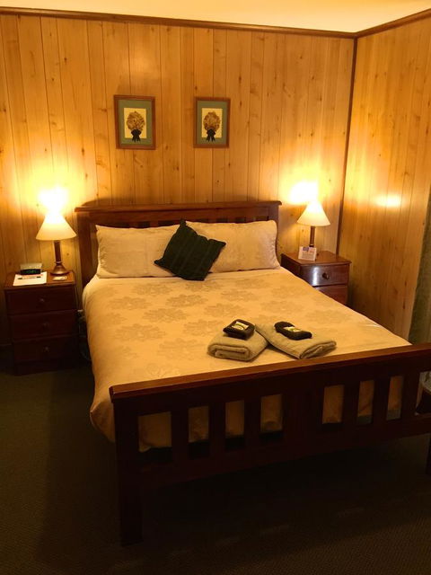 Clare Valley Cabins - Accommodation 4U 11