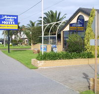 Aviators Lodge - Accommodation 4U