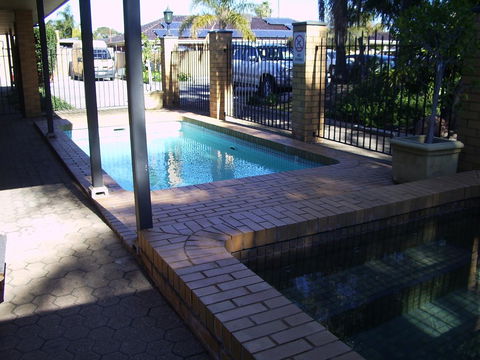 Aviators Lodge - Accommodation 4U 41