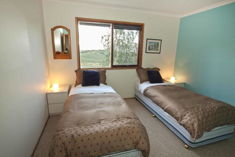 Eagles Range - Accommodation 4U 11
