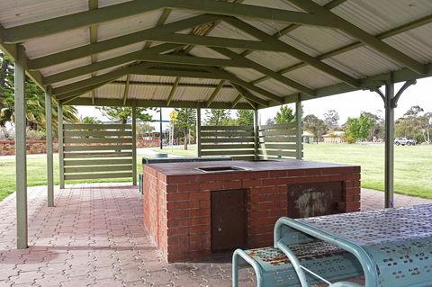 Travelway Motel - Accommodation 4U 32