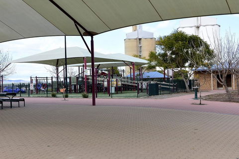 Travelway Motel - Accommodation 4U 28