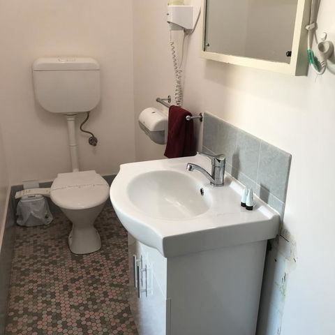 Travelway Motel - Accommodation 4U 11