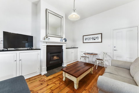 Railway Cottage In Beachport - Accommodation 4U 1